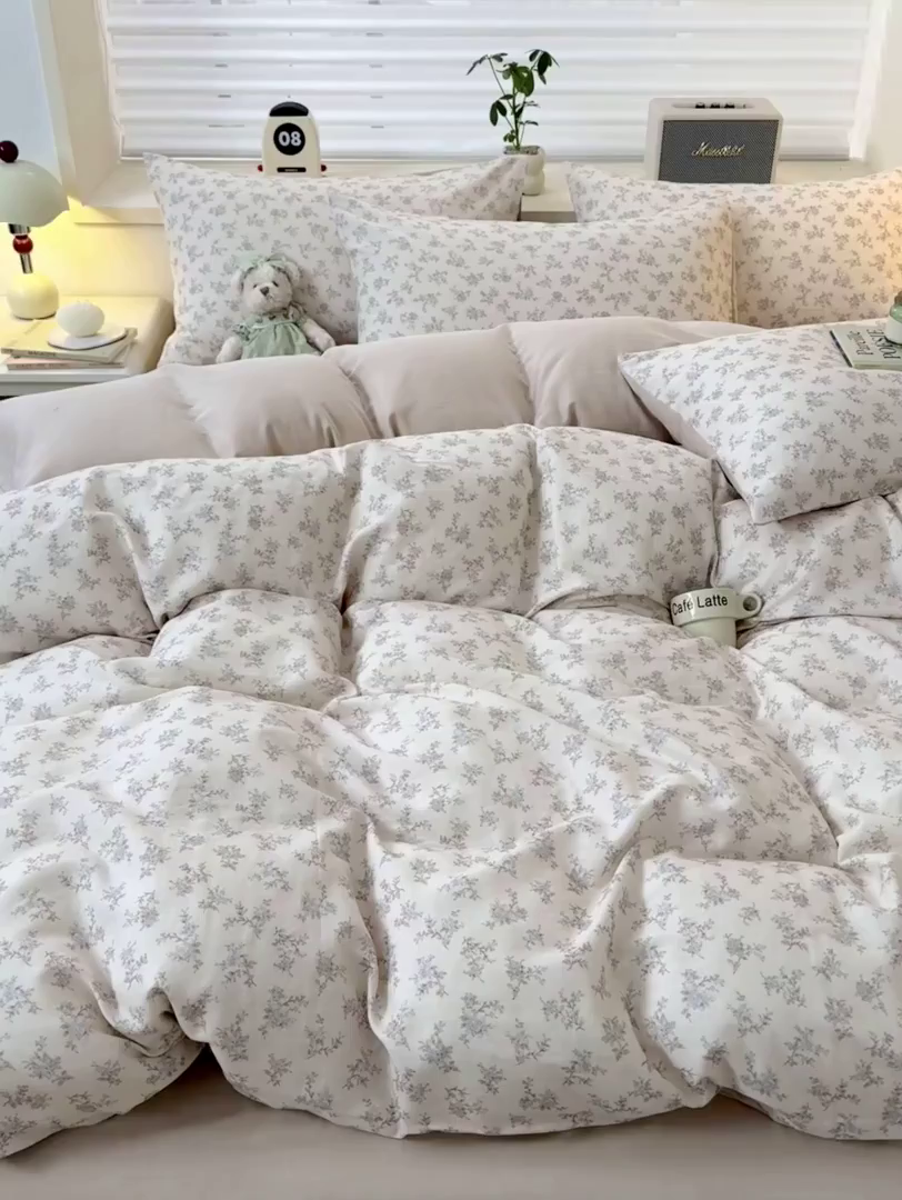 91家纺网 家纺一手货源 找家纺 雯雨家纺 2026春夏新款A类全棉有氧双层纱印花简约款四件套 落影迷香