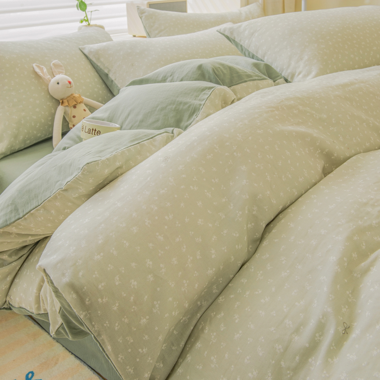 91家纺网 家纺一手货源 找家纺 雯雨家纺 2026春夏新款A类全棉有氧双层纱印花简约款四件套 秘密花园