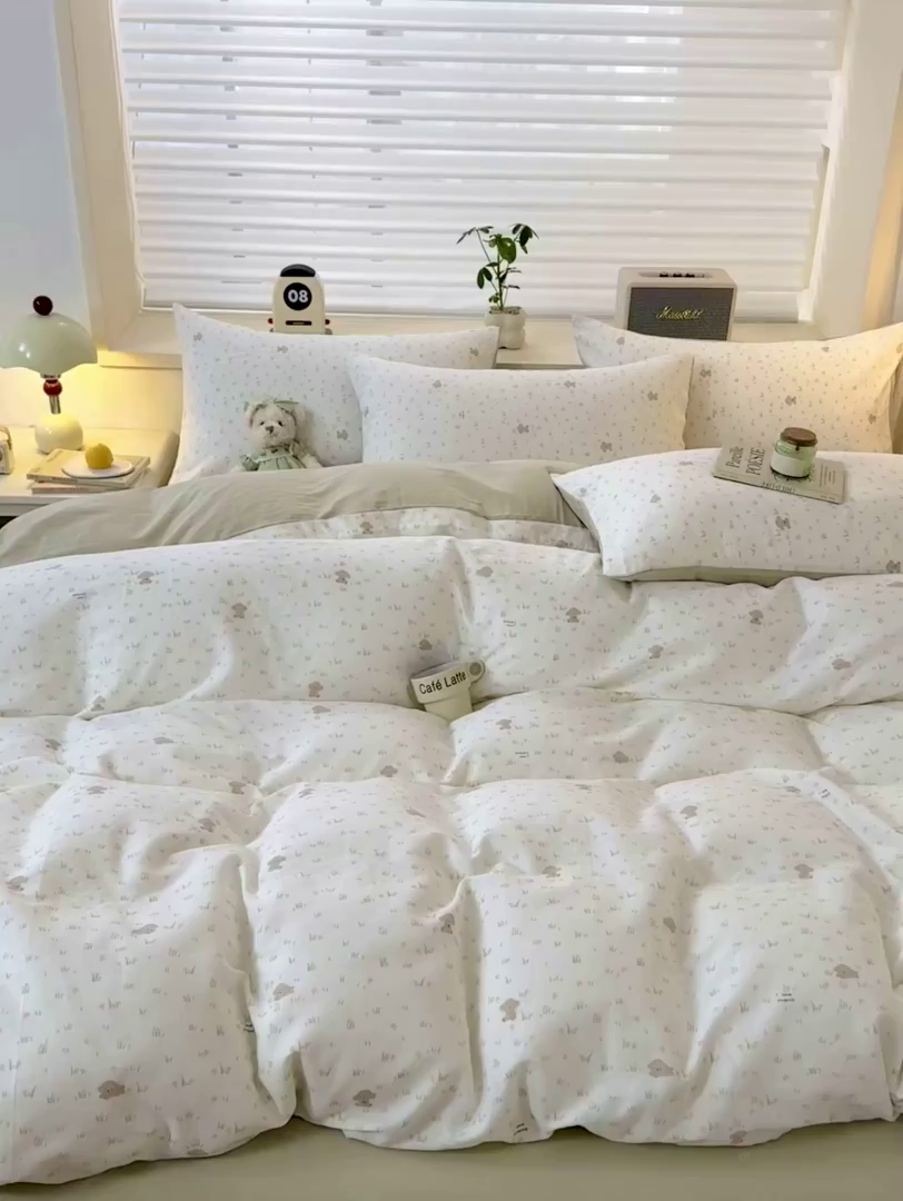 91家纺网 家纺一手货源 找家纺 雯雨家纺 2026春夏新款A类全棉有氧双层纱印花简约款四件套 田园小熊