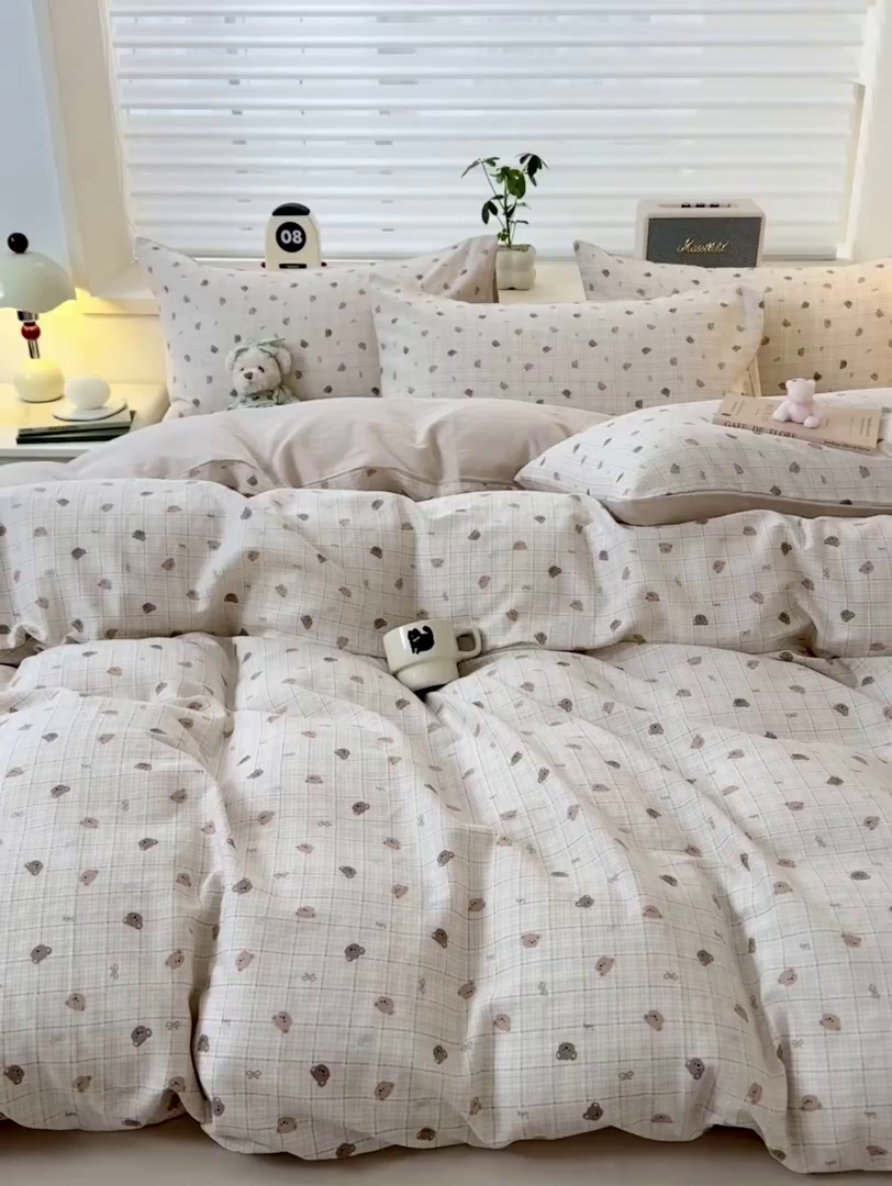 91家纺网 家纺一手货源 找家纺 雯雨家纺 2026春夏新款A类全棉有氧双层纱印花简约款四件套 文迪