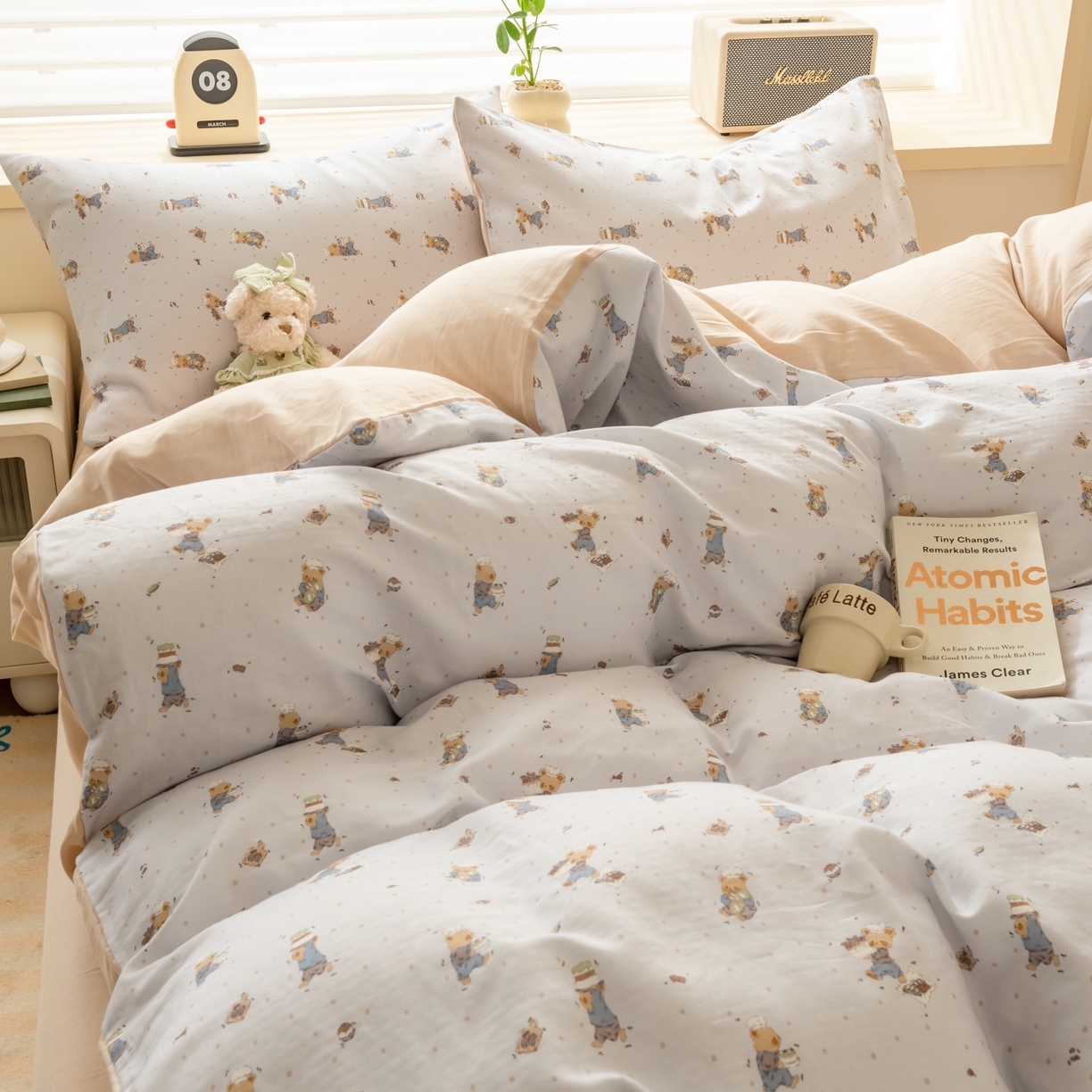 91家纺网 家纺一手货源 找家纺 雯雨家纺 2026春夏新款A类全棉有氧双层纱印花简约款四件套 小熊礼物