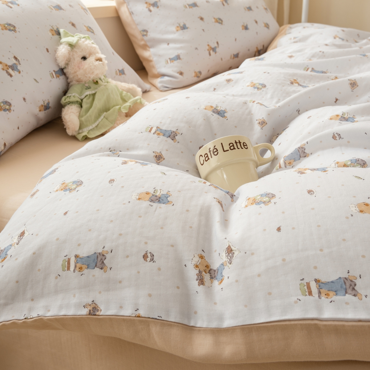 91家纺网 家纺一手货源 找家纺 雯雨家纺 2026春夏新款A类全棉有氧双层纱印花简约款四件套 小熊礼物