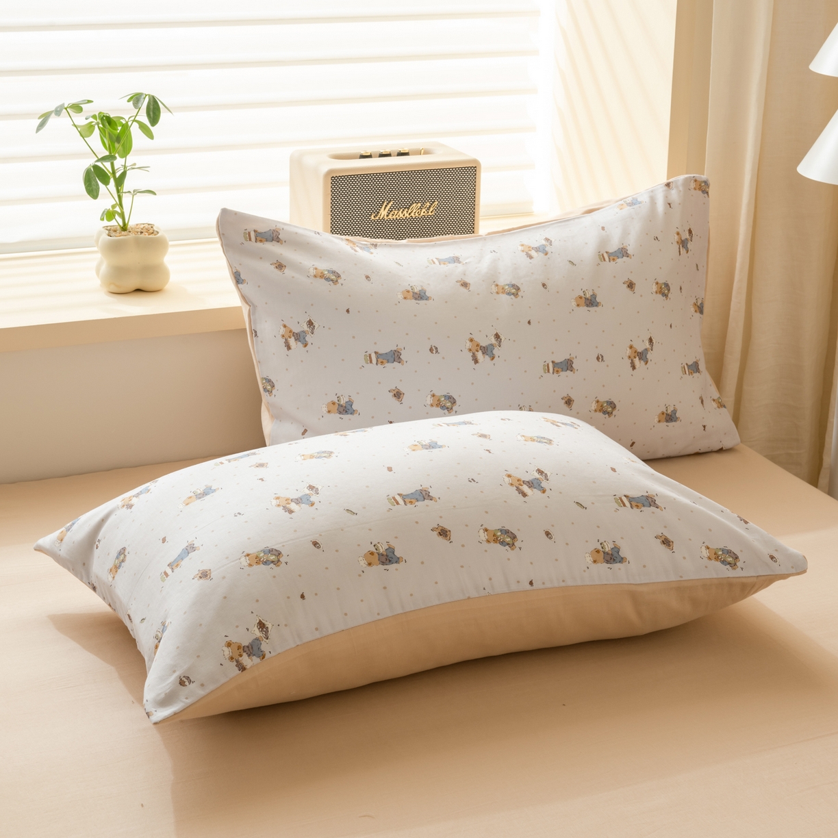 91家纺网 家纺一手货源 找家纺 雯雨家纺 2026春夏新款A类全棉有氧双层纱印花简约款四件套 小熊礼物