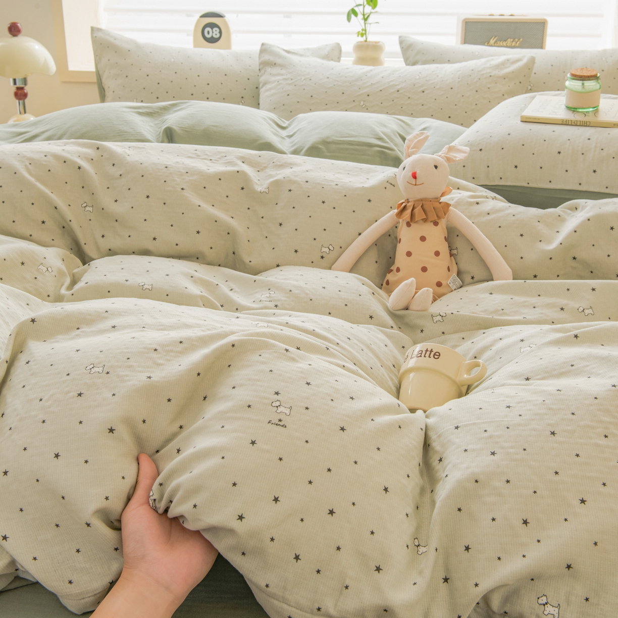 91家纺网 家纺一手货源 找家纺 雯雨家纺 2026春夏新款A类全棉有氧双层纱印花简约款四件套 星空犬