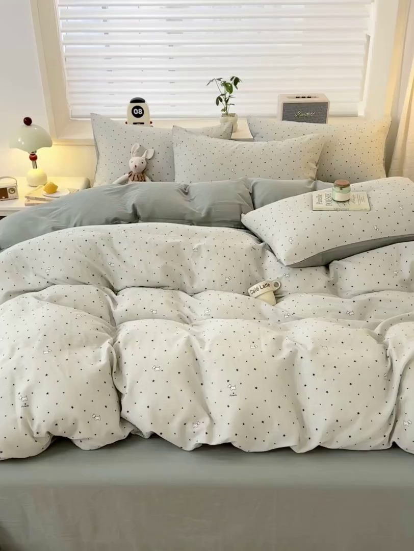 91家纺网 家纺一手货源 找家纺 雯雨家纺 2026春夏新款A类全棉有氧双层纱印花简约款四件套 星空犬