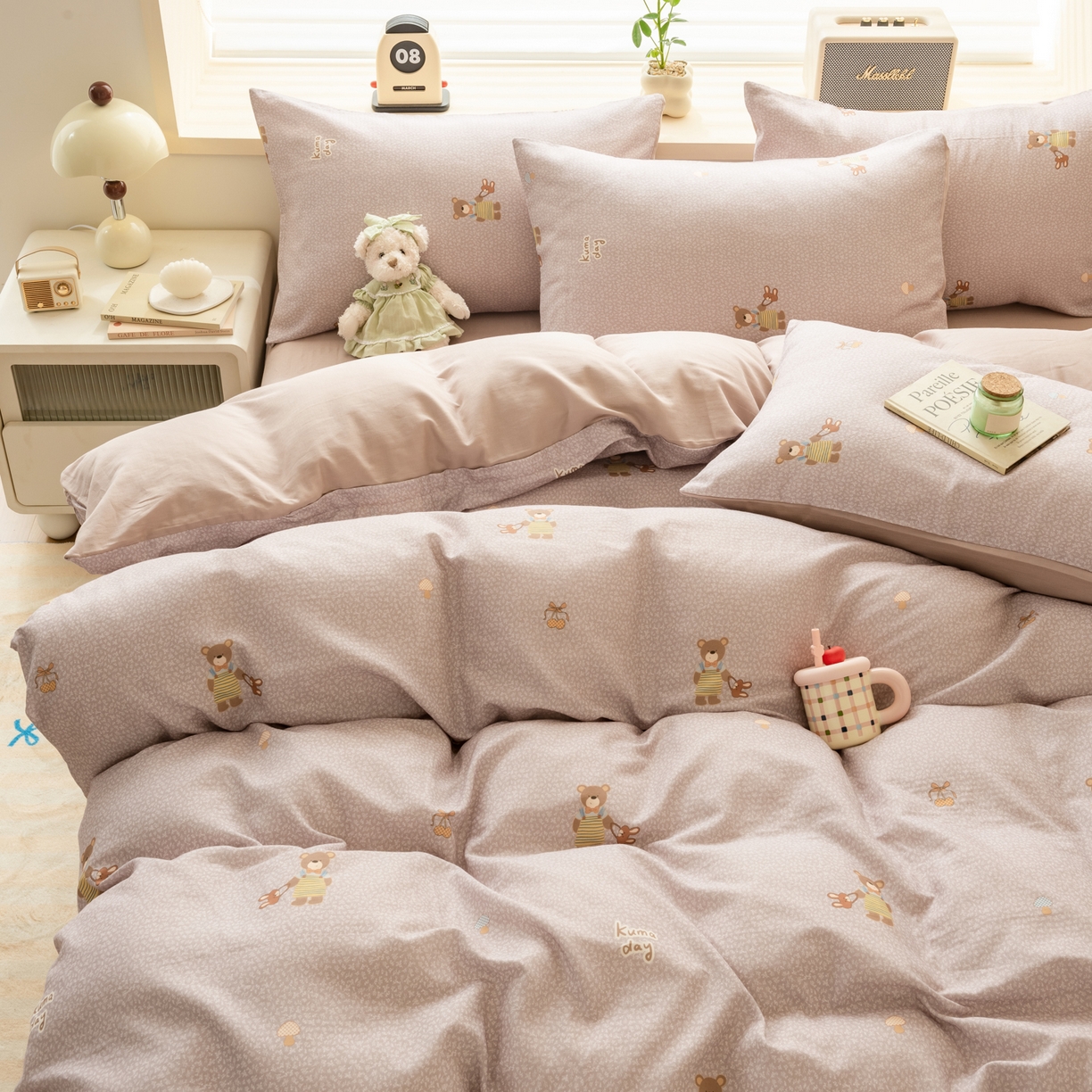 91家纺网 家纺一手货源 找家纺 雯雨家纺 2026春夏新款A类全棉有氧双层纱印花简约款四件套 朱迪熊