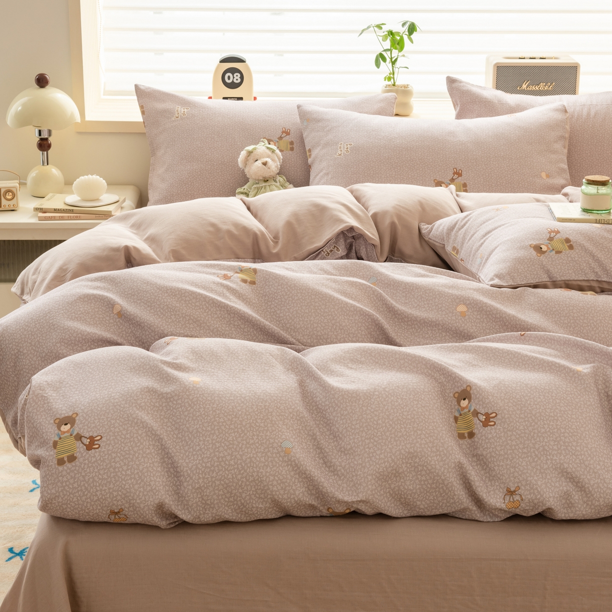 91家纺网 家纺一手货源 找家纺 雯雨家纺 2026春夏新款A类全棉有氧双层纱印花简约款四件套 朱迪熊