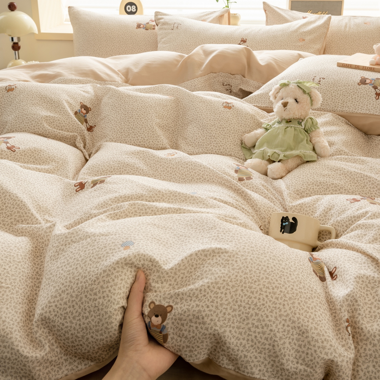 91家纺网 家纺一手货源 找家纺 雯雨家纺 2026春夏新款A类全棉有氧双层纱印花简约款四件套 朱迪熊-米