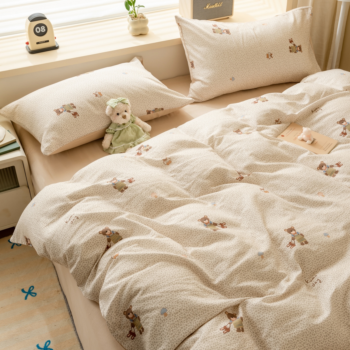 91家纺网 家纺一手货源 找家纺 雯雨家纺 2026春夏新款A类全棉有氧双层纱印花简约款四件套 朱迪熊-米