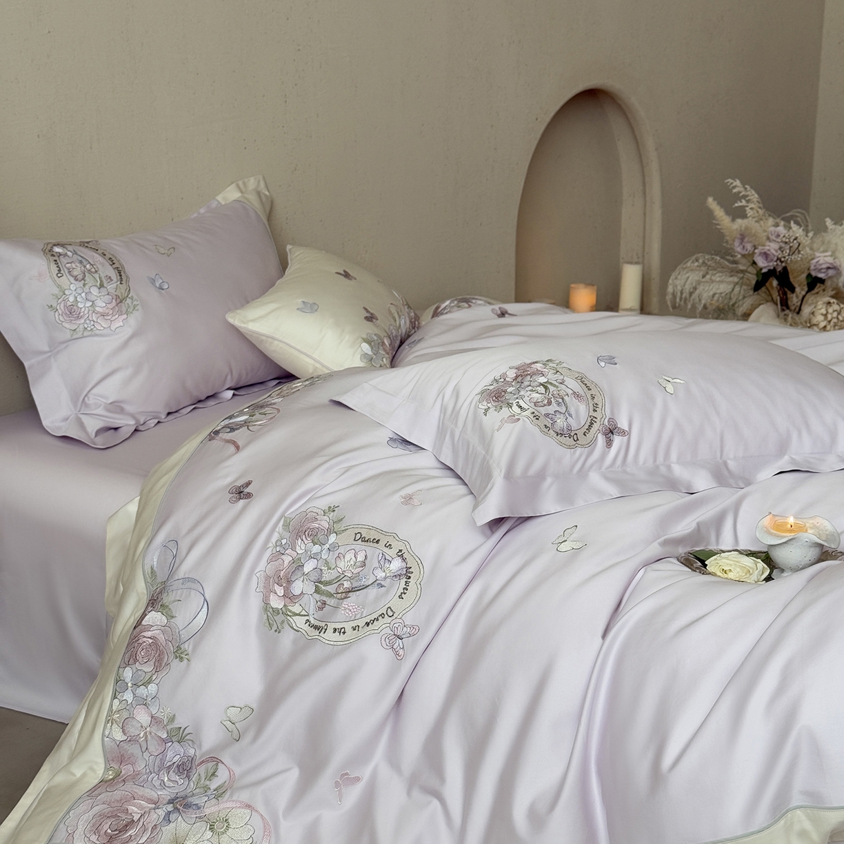 91家纺网 家纺一手货源 找家纺 MIU缪家居 2026新款亲肤舒适100支全棉四件套-爱丽丝梦境（基础控价431，券后控价388） 爱丽丝梦境-梦境紫