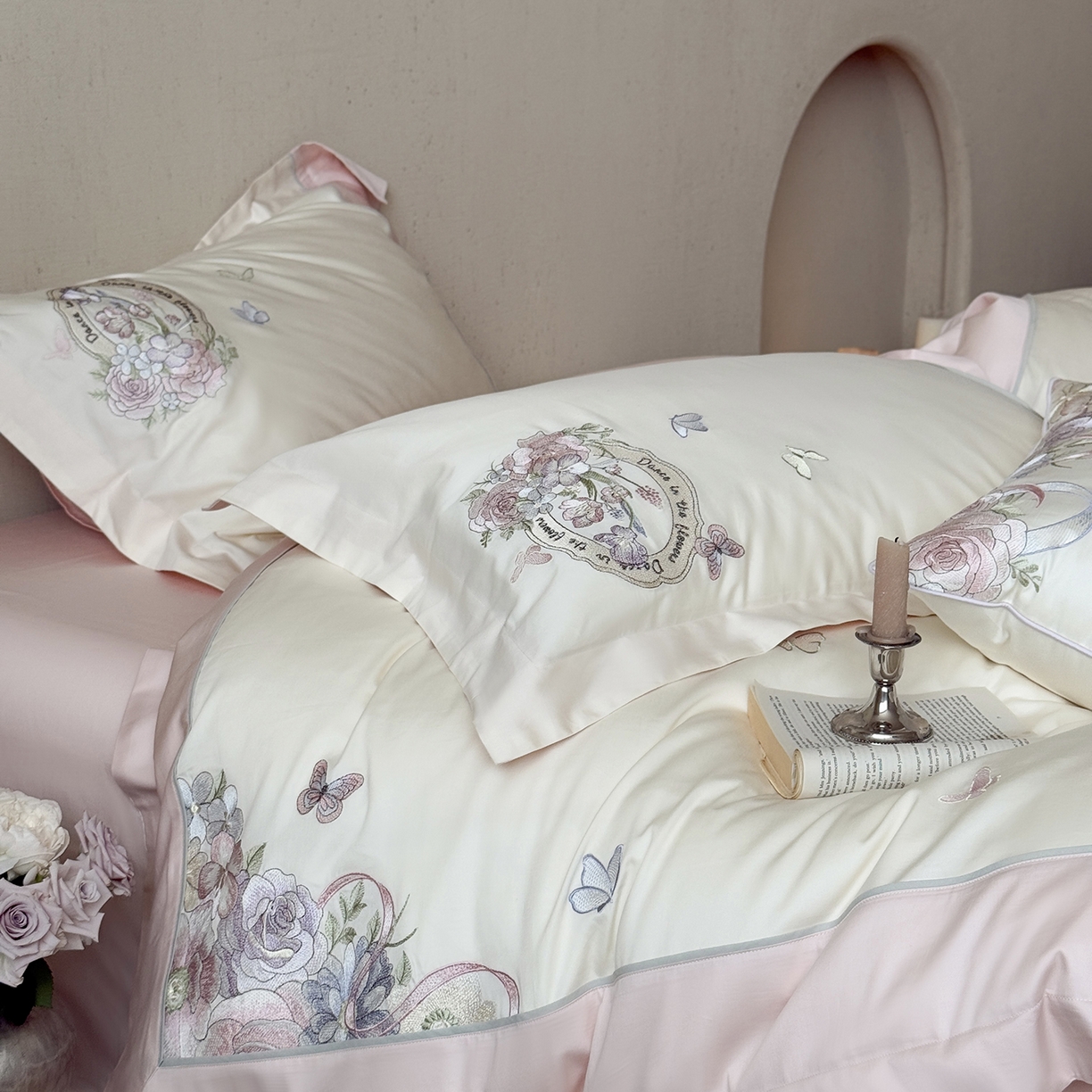 91家纺网 家纺一手货源 找家纺 MIU缪家居 2026新款亲肤舒适100支全棉四件套-爱丽丝梦境（基础控价431，券后控价388） 爱丽丝梦境-花香粉白