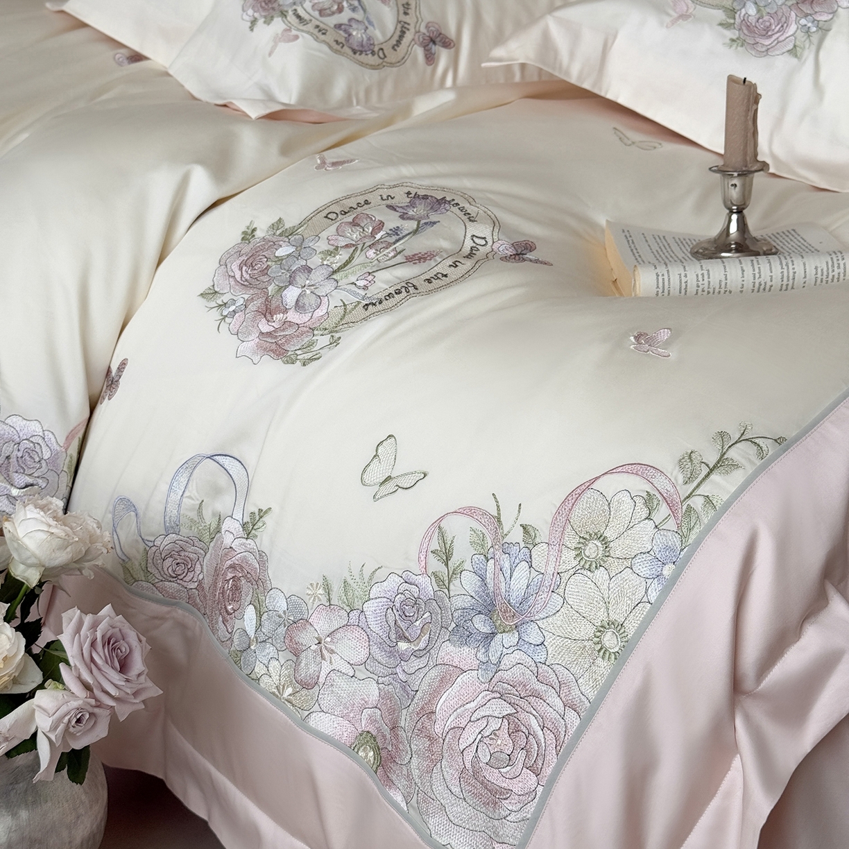 91家纺网 家纺一手货源 找家纺 MIU缪家居 2026新款亲肤舒适100支全棉四件套-爱丽丝梦境（基础控价431，券后控价388） 爱丽丝梦境-花香粉白