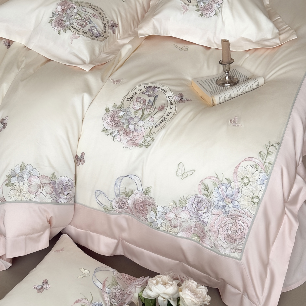 91家纺网 家纺一手货源 找家纺 MIU缪家居 2026新款亲肤舒适100支全棉四件套-爱丽丝梦境（基础控价431，券后控价388） 爱丽丝梦境-花香粉白