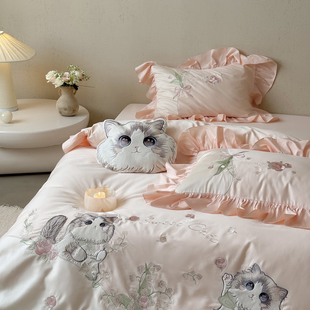 91家纺网 家纺一手货源 找家纺 MIU缪家居 2026新款亲肤舒适100支全棉四件套-铃兰喵（基础控价431，券后控价388） 铃兰喵-布偶粉