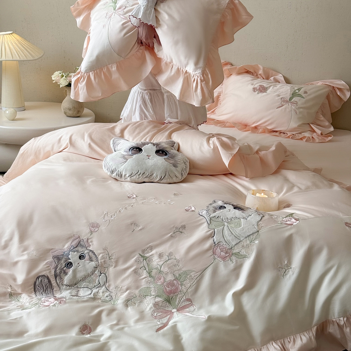 91家纺网 家纺一手货源 找家纺 MIU缪家居 2026新款亲肤舒适100支全棉四件套-铃兰喵（基础控价431，券后控价388） 铃兰喵-布偶粉