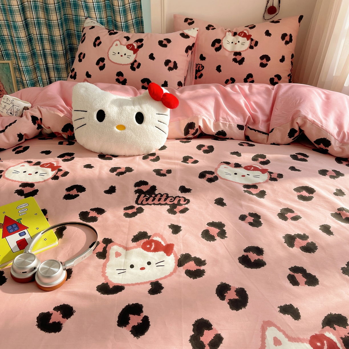 91家纺网 家纺一手货源 找家纺 瑞莱 2026新款ing小清新费尔岛全棉四件套 猫吃鱼（粉）