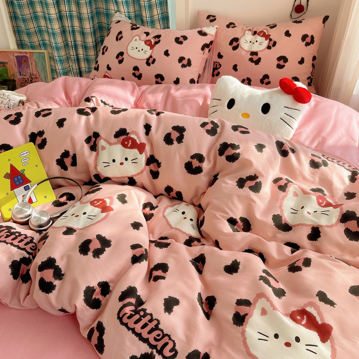 91家纺网 家纺一手货源 找家纺 瑞莱 2026新款ing小清新费尔岛全棉四件套 猫吃鱼（粉）