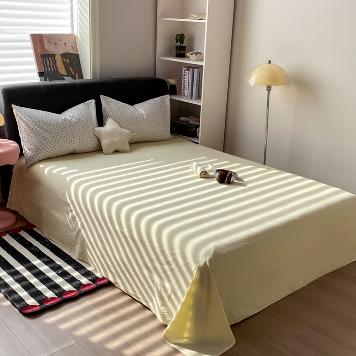 91家纺网 家纺一手货源 找家纺 对白 2026新款ins风全棉色织水洗棉纯棉简约极简格子系列四件套-草莓奶昔【提供买家秀】 草莓奶昔（枕套格子+小花）