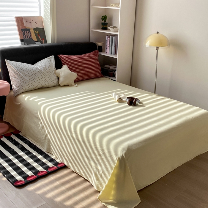 91家纺网 家纺一手货源 找家纺 对白 2026新款ins风全棉色织水洗棉纯棉简约极简格子系列四件套-草莓奶昔【提供买家秀】 草莓奶昔（枕套格子+小花）