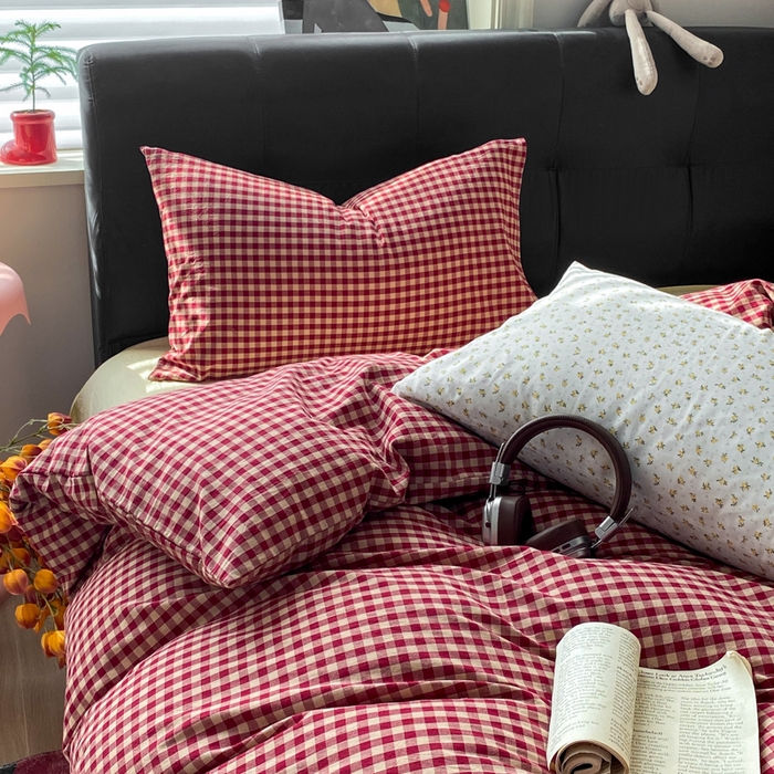 91家纺网 家纺一手货源 找家纺 对白 2026新款ins风全棉色织水洗棉纯棉简约极简格子系列四件套-草莓奶昔【提供买家秀】 草莓奶昔（枕套格子）