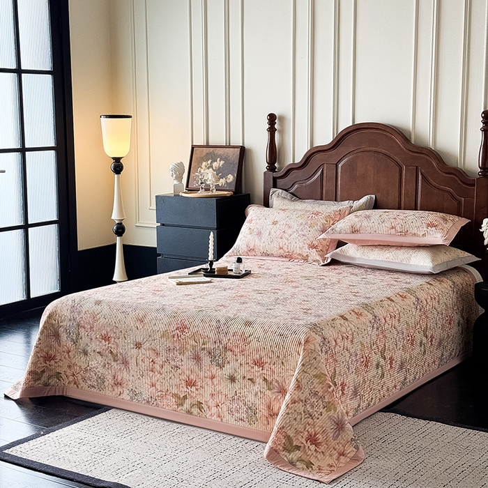 91家纺网 家纺一手货源 找家纺 （总）Mr.pig猪先生水洗棉 2026新款全棉数码印花夹棉床盖单件床盖三件套（展示价格为控价，实际价格请联系客服）