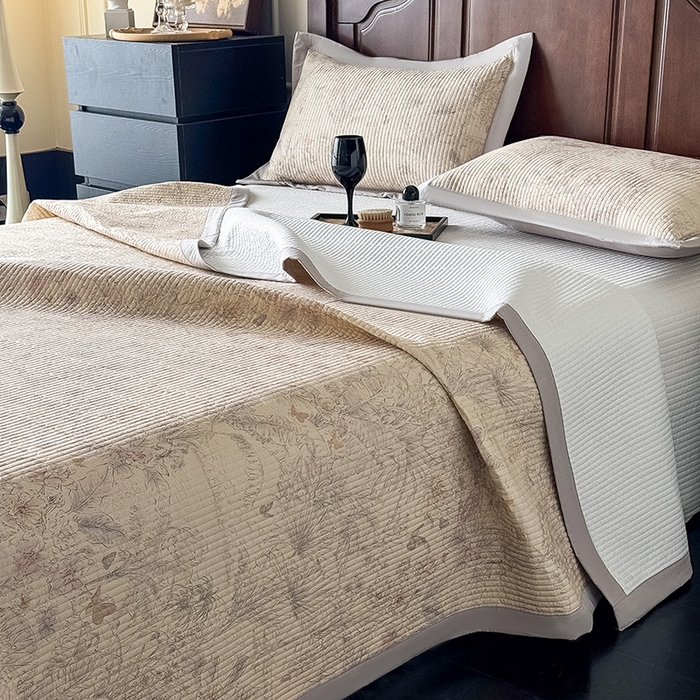 91家纺网 家纺一手货源 找家纺 Mr.pig猪先生水洗棉 2026新款全棉数码印花夹棉床盖单件床盖三件套（展示价格为控价，实际价格请联系客服） 梦蝶