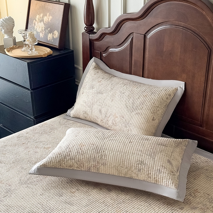 91家纺网 家纺一手货源 找家纺 Mr.pig猪先生水洗棉 2026新款全棉数码印花夹棉床盖单件床盖三件套（展示价格为控价，实际价格请联系客服） 梦蝶