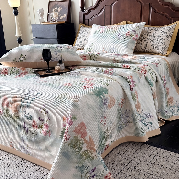 91家纺网 家纺一手货源 找家纺 Mr.pig猪先生水洗棉 2026新款全棉数码印花夹棉床盖单件床盖三件套（展示价格为控价，实际价格请联系客服） 春日絮语