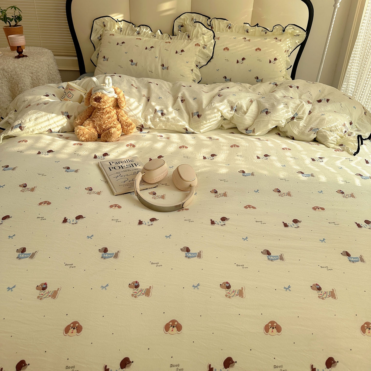 91家纺网 家纺一手货源 找家纺 韩巢家纺 2026新款水洗棉花边款四件套 可可腊肠犬【大花边款】