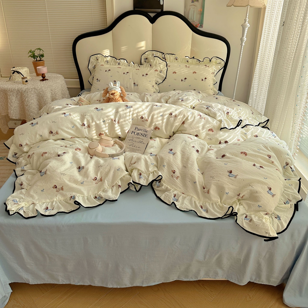 91家纺网 家纺一手货源 找家纺 韩巢家纺 2026新款水洗棉花边款四件套 可可腊肠犬【大花边款】