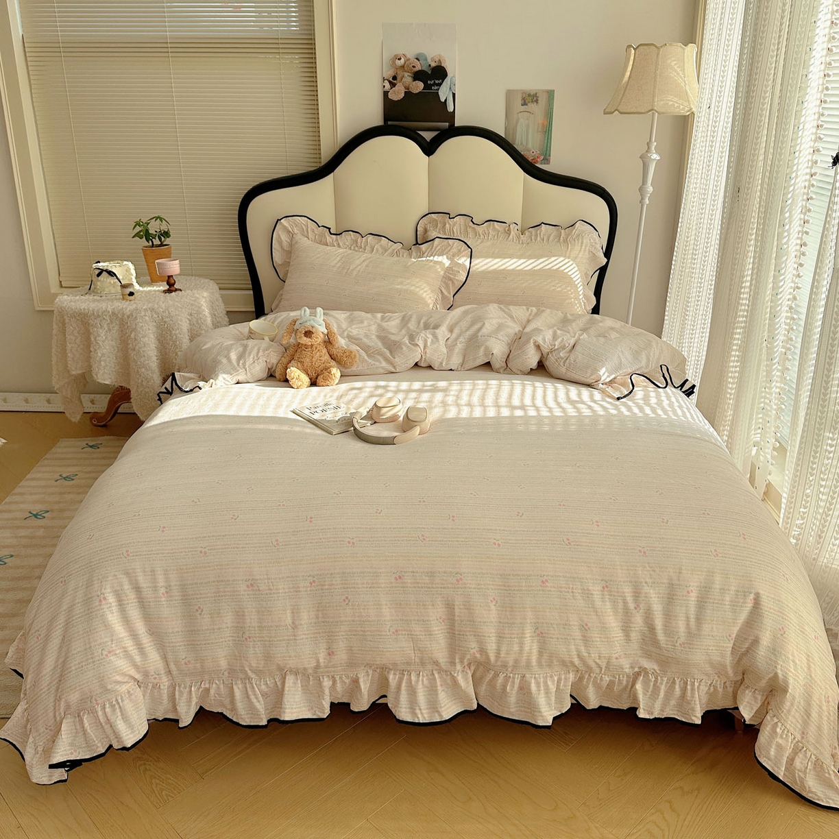 91家纺网 家纺一手货源 找家纺 韩巢家纺 2026新款水洗棉花边款四件套 甜樱恋曲【大花边款】