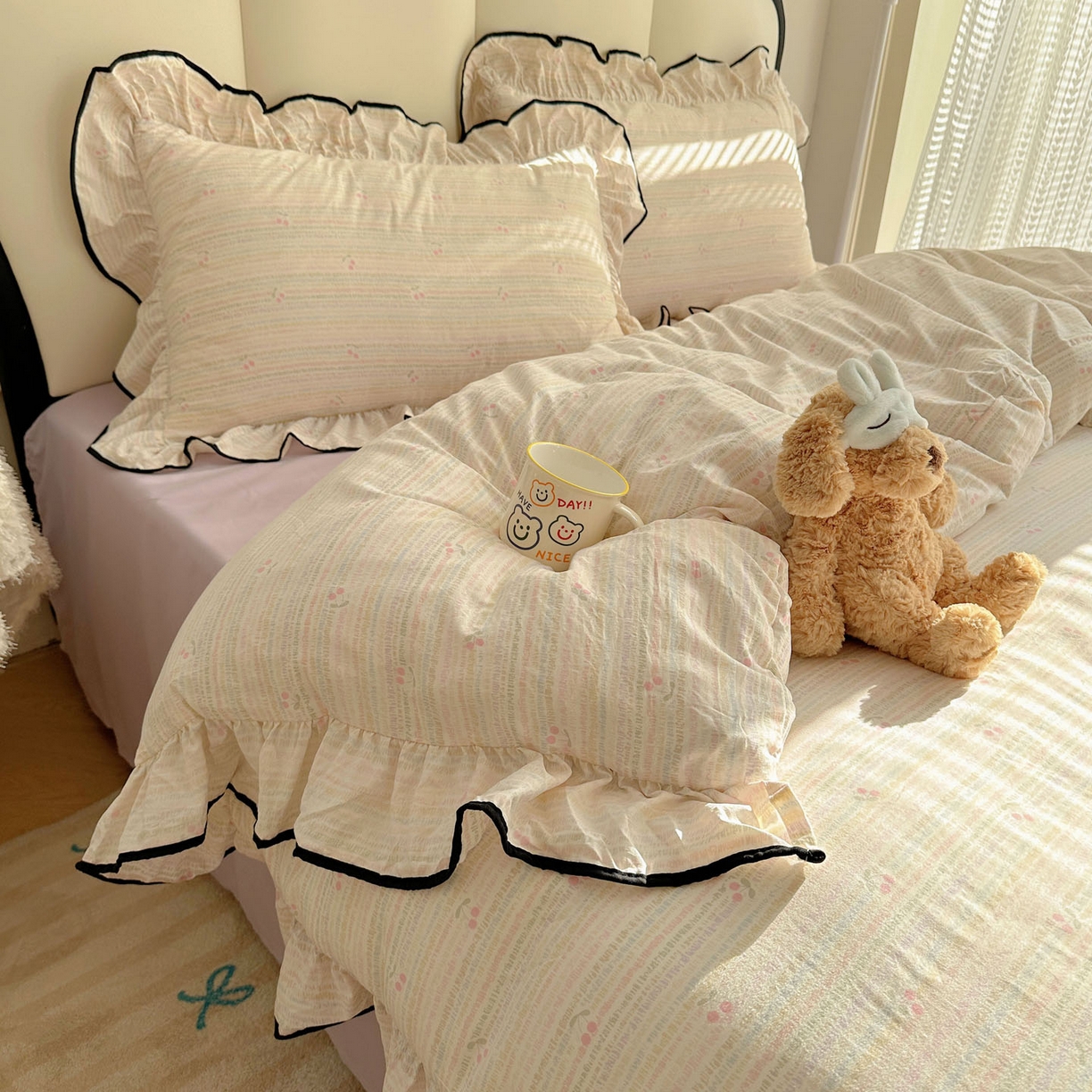 91家纺网 家纺一手货源 找家纺 韩巢家纺 2026新款水洗棉花边款四件套 甜樱恋曲【大花边款】