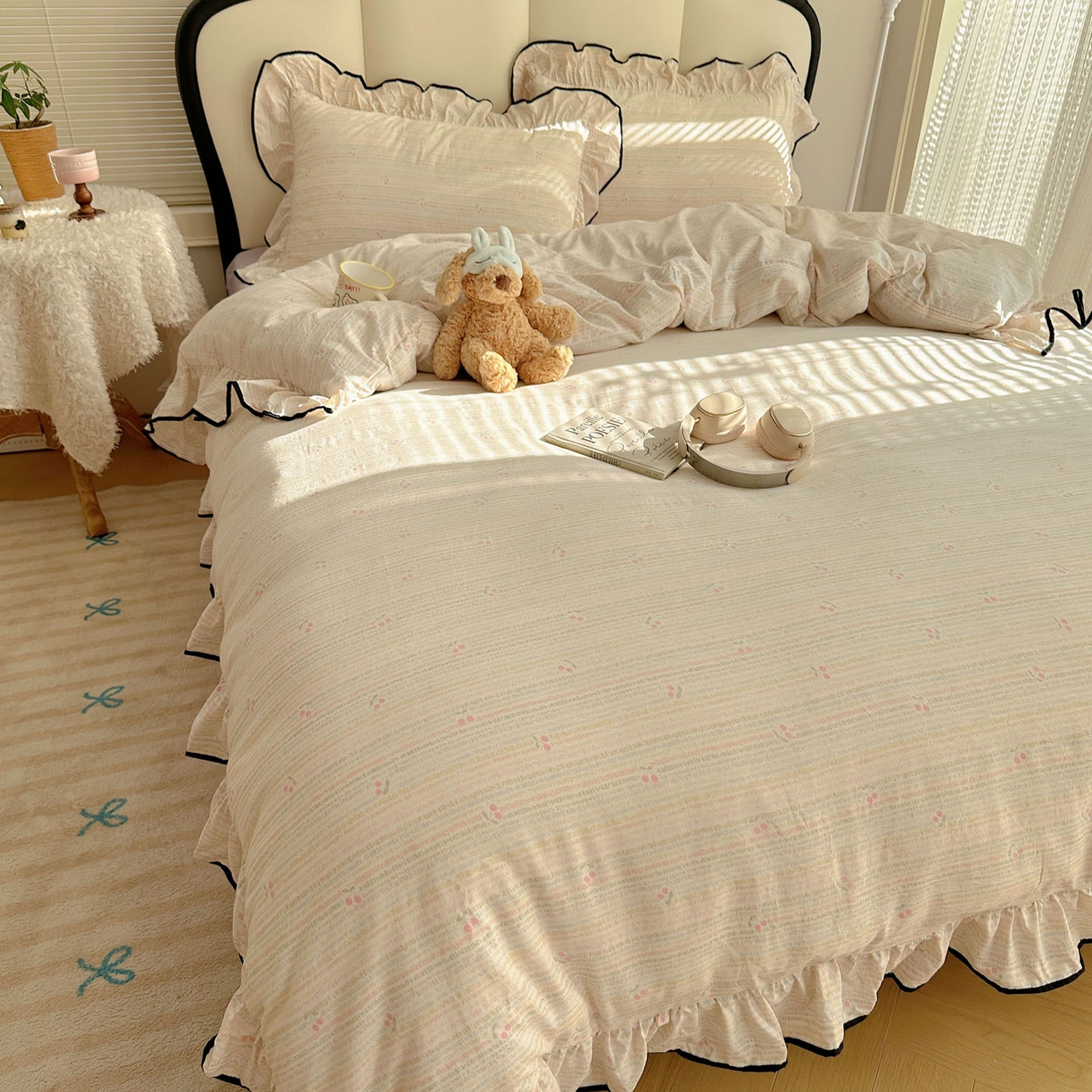 91家纺网 家纺一手货源 找家纺 韩巢家纺 2026新款水洗棉花边款四件套 甜樱恋曲【大花边款】