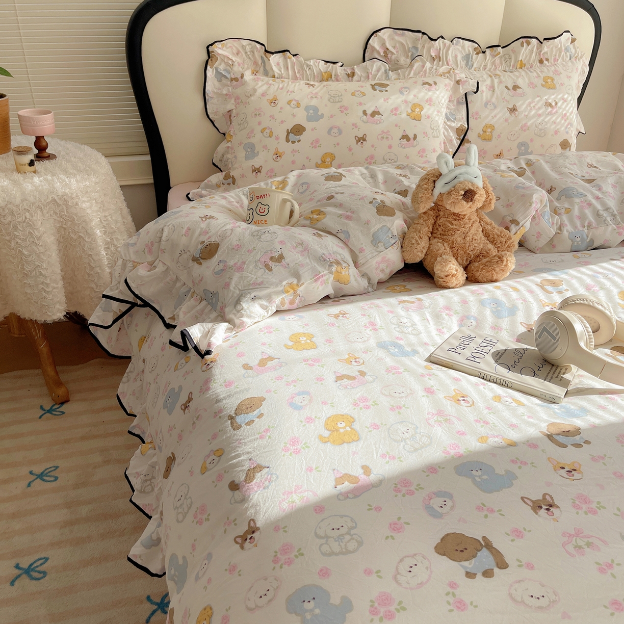 91家纺网 家纺一手货源 找家纺 韩巢家纺 2026新款水洗棉花边款四件套 灰蒙小狗【大花边款】