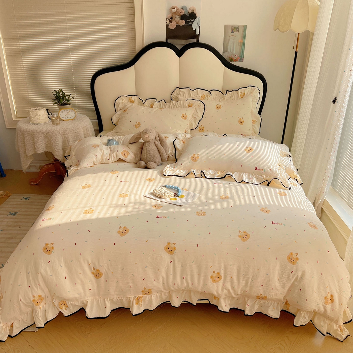 91家纺网 家纺一手货源 找家纺 韩巢家纺 2026新款水洗棉花边款四件套 小熊冰淇淋【大花边款】