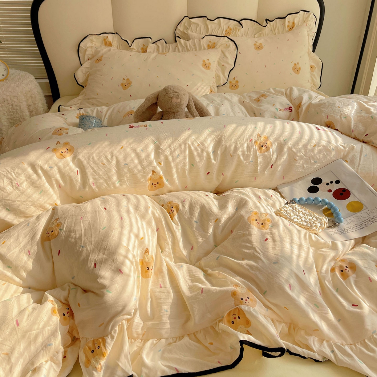 91家纺网 家纺一手货源 找家纺 韩巢家纺 2026新款水洗棉花边款四件套 小熊冰淇淋【大花边款】