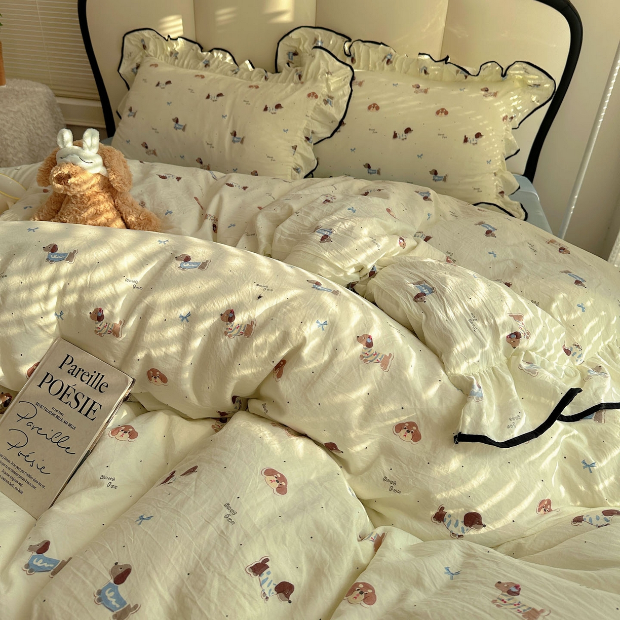 91家纺网 家纺一手货源 找家纺 韩巢家纺 2026新款水洗棉花边款四件套 可可腊肠犬【大花边款】