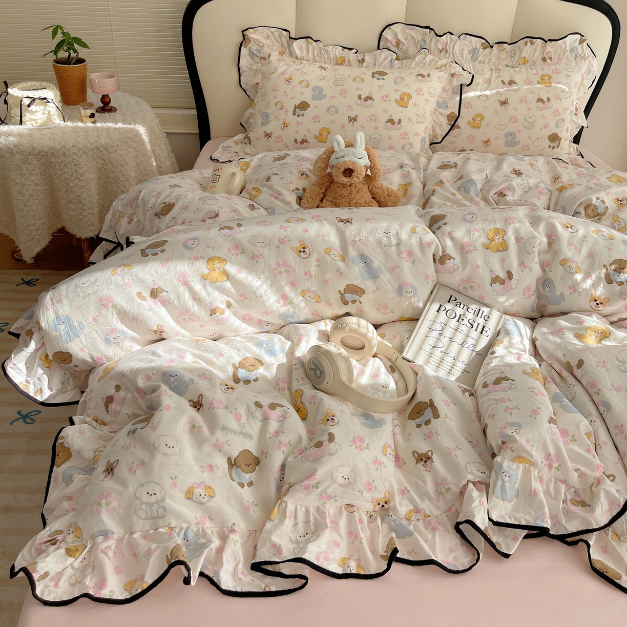 91家纺网 家纺一手货源 找家纺 韩巢家纺 2026新款水洗棉花边款四件套 灰蒙小狗【大花边款】