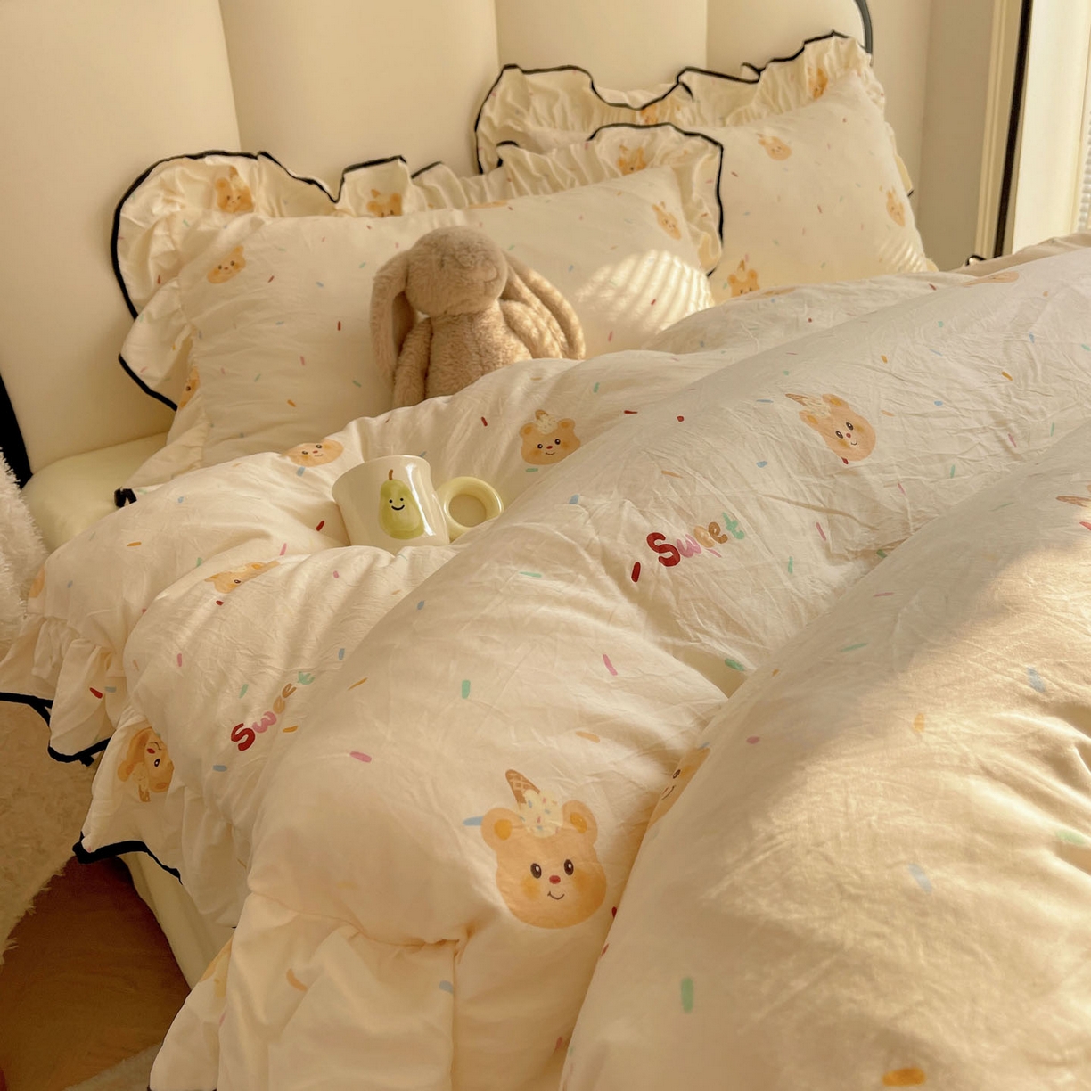 91家纺网 家纺一手货源 找家纺 韩巢家纺 2026新款水洗棉花边款四件套 小熊冰淇淋【大花边款】