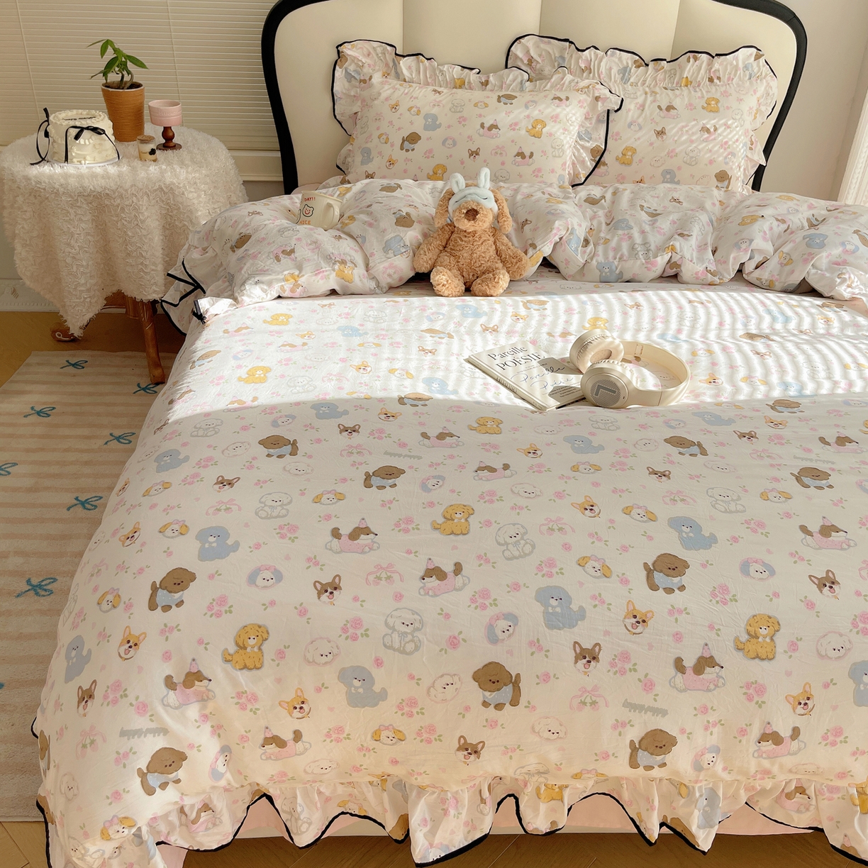 91家纺网 家纺一手货源 找家纺 韩巢家纺 2026新款水洗棉花边款四件套 灰蒙小狗【大花边款】