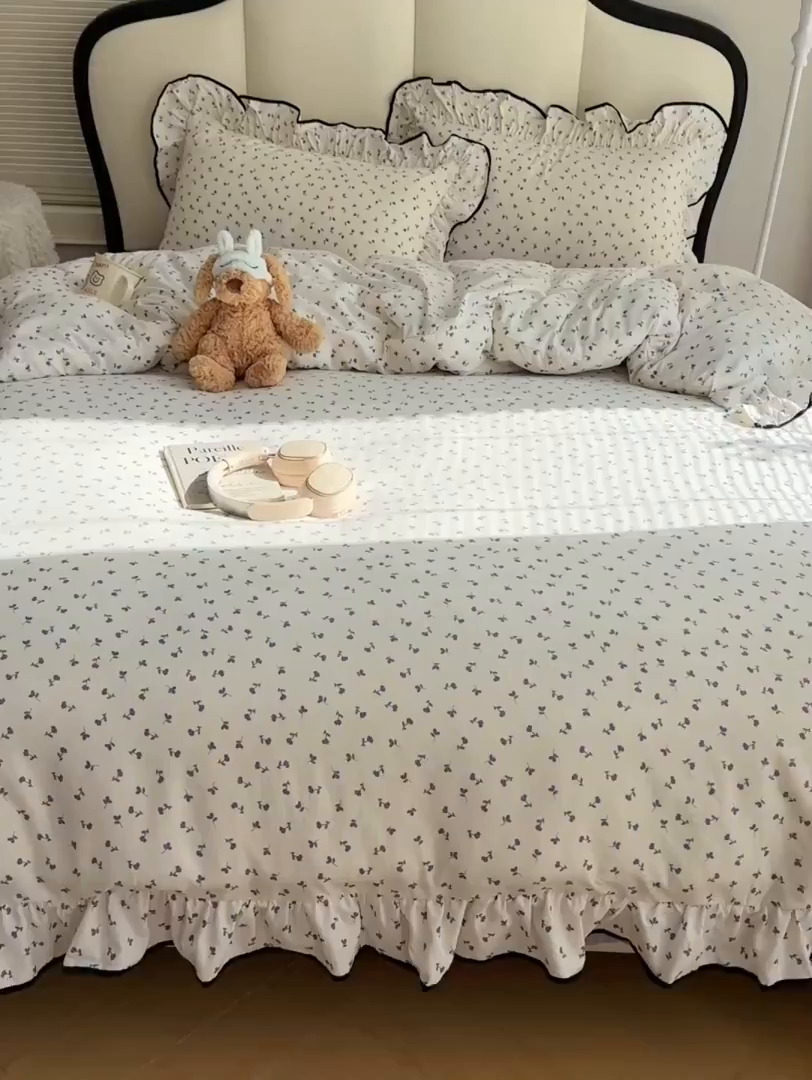 91家纺网 家纺一手货源 找家纺 韩巢家纺 2026新款水洗棉花边款四件套 小花野-紫【大花边款】