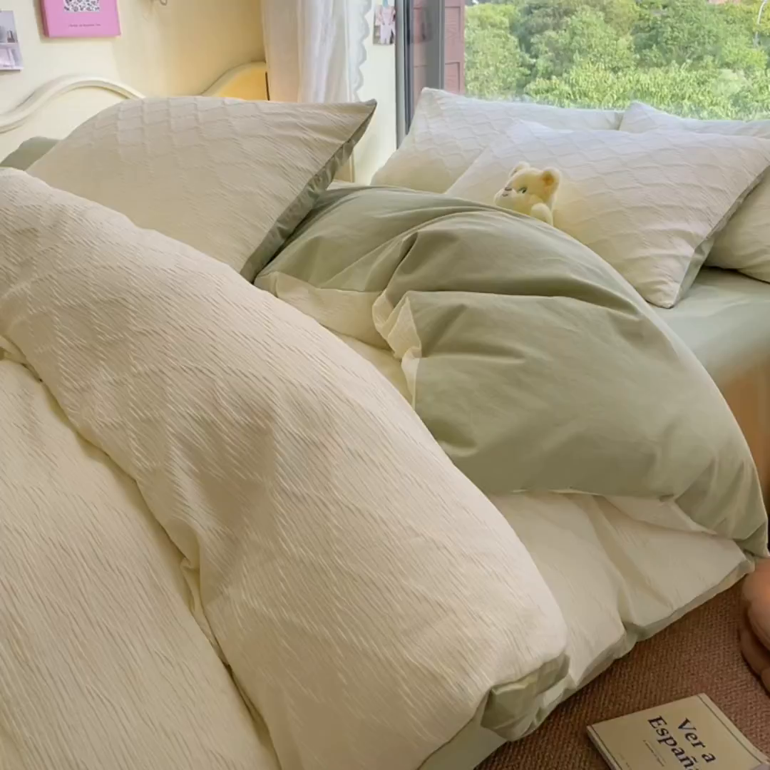 91家纺网 家纺一手货源 找家纺 琪格格纺织 2026新款纯棉色织肌理纹提花华夫格纯棉轻奢简约款四件套 泡泡纱米白奶绿