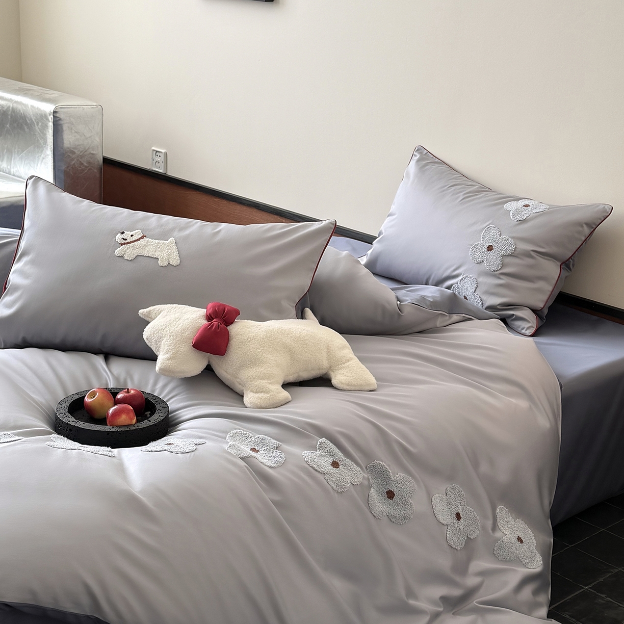 91家纺网 家纺一手货源 找家纺 （总）鹿班家居 2026春季新品100S长绒棉毛巾绣系列四件套-小狗绮梦（标准会员-20元）