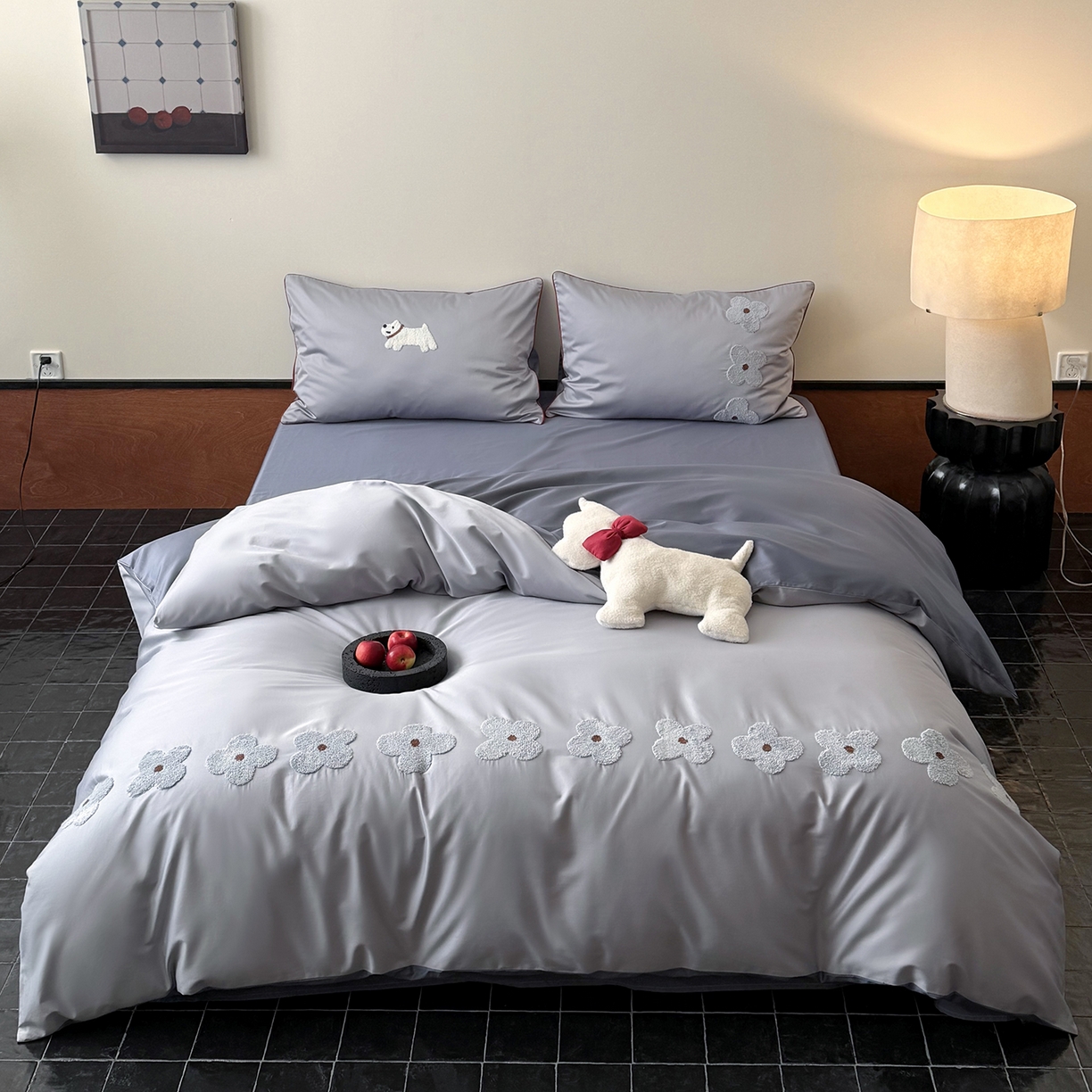 91家纺网 家纺一手货源 找家纺 鹿班家居 2026春季新品100S长绒棉毛巾绣系列四件套-小狗绮梦（标准会员-20元） 小狗绮梦-灰蓝