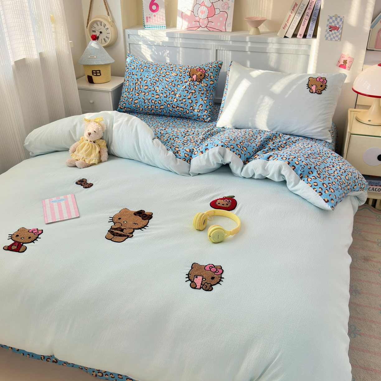 91家纺网 家纺一手货源 找家纺 （总）橙意 2026新款云感双层纱贴布绣四件套-黑皮KT猫