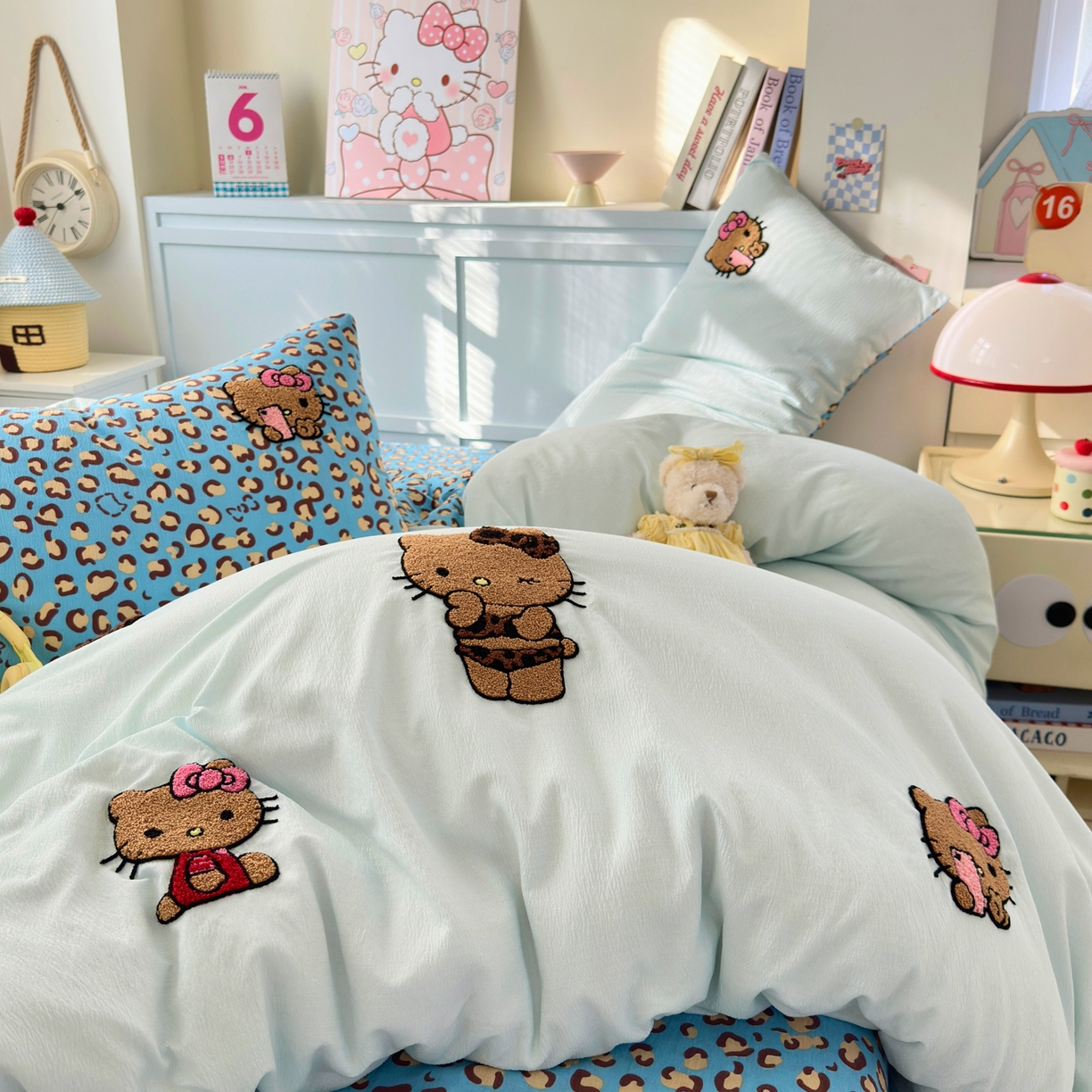 91家纺网 家纺一手货源 找家纺 （总）橙意 2026新款云感双层纱贴布绣四件套-黑皮KT猫