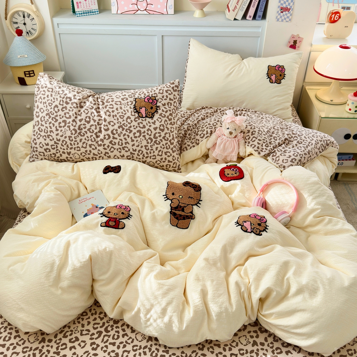 91家纺网 家纺一手货源 找家纺 （总）橙意 2026新款云感双层纱贴布绣四件套-黑皮KT猫