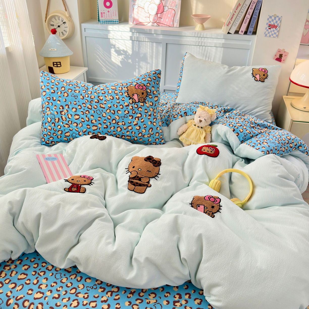 91家纺网 家纺一手货源 找家纺 （总）橙意 2026新款云感双层纱贴布绣四件套-黑皮KT猫