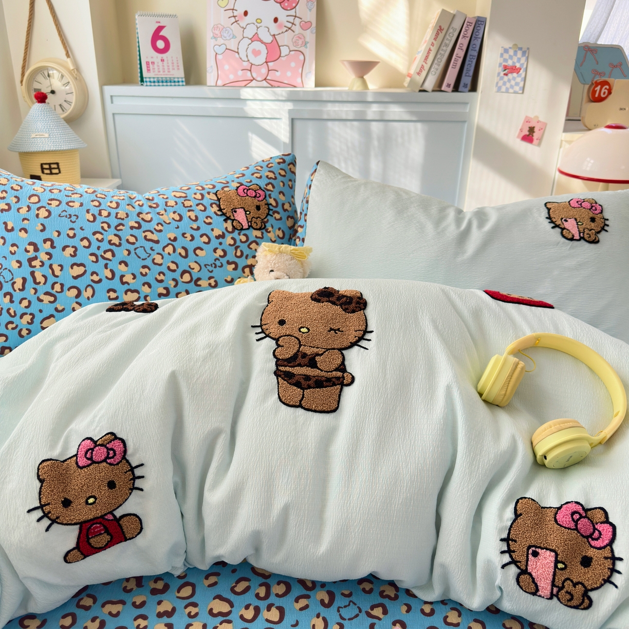 91家纺网 家纺一手货源 找家纺 （总）橙意 2026新款云感双层纱贴布绣四件套-黑皮KT猫