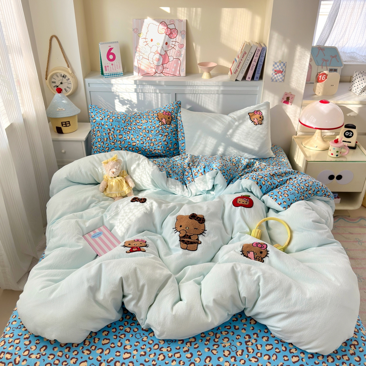 91家纺网 家纺一手货源 找家纺 橙意 2026新款云感双层纱贴布绣四件套-黑皮KT猫 黑皮KT猫-蓝